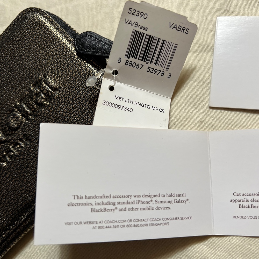 RARE Authentic Giant Coach Metallic Brass Leather Hangtag  Wallet Case - Picture 4 of 11